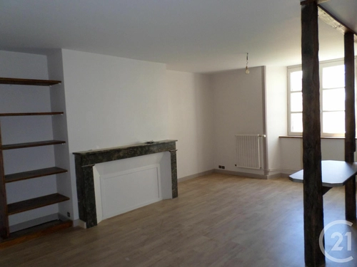 Image d'un appartement 3 pièces 71 m² à 550€ à aurillac (15000)