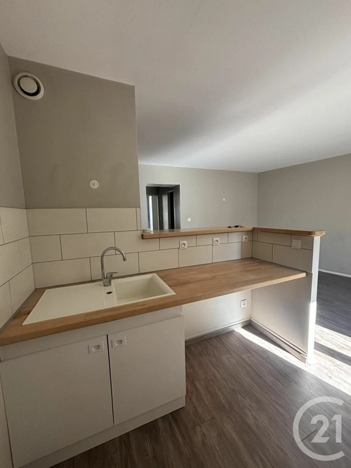 Image d'un appartement 2 pièces 48 m² à 520€ à aurillac (15000)