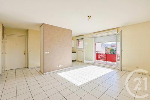 Image d'un appartement 2 pièces 50 m² à 110000€ à saint-martin-d'hères (38400)