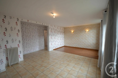 Image d'un appartement 4 pièces 67 m² à 735.89€ à saint-jean-de-la-ruelle (45140)