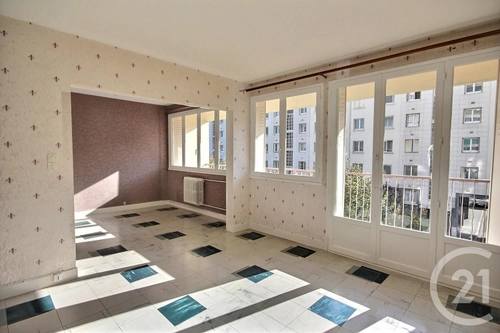 Image d'un appartement 4 pièces 77 m² à 862€ à blois (41000)