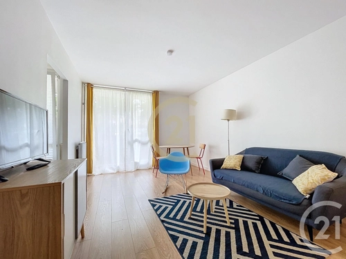 Image d'un studio meublé 35 m² à 829€ à cergy (95800)