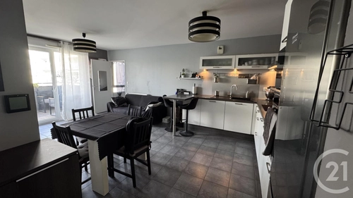 Image d'un appartement 4 pièces 74 m² à 220000€ à saint-fons (69190)