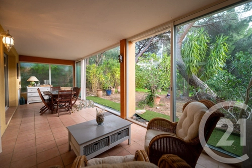 Image d'un appartement 2 pièces 47 m² à 390000€ à le lavandou (83980)
