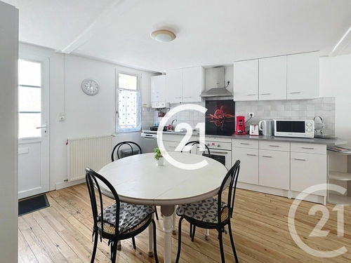 Image d'un maison 4 pièces 118 m² à 985€ à cognac (16100)