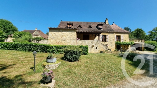 Image d'un maison 8 pièces 214 m² à 542500€ à gourdon (46300)