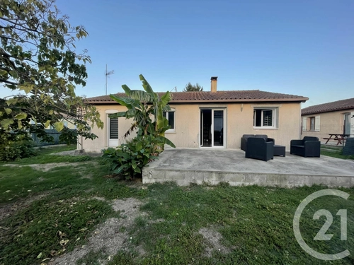 Image d'un maison meublée 4 pièces 83 m² à 850€ à saint-jean-du-falga (09100)