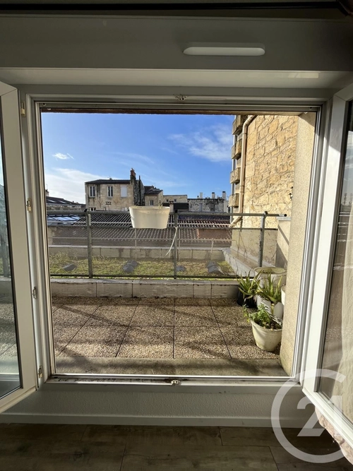 Image d'un appartement 3 pièces 67 m² à 1325€ à bordeaux (33200)