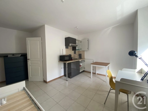 Image d'un studio meublé 17 m² à 300€ à belfort (90000)