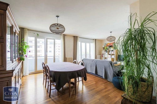Image d'un appartement 5 pièces 111 m² à 280000€ à grenoble (38000)