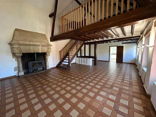 Image d'un maison 6 pièces 352 m² à 1500€ à esvres (37320)