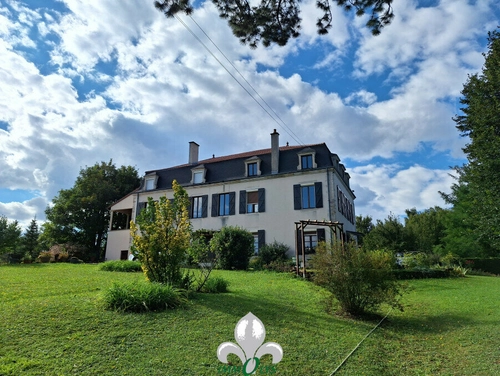 Image d'un maison 13 pièces 250 m² à 420000€ à tournus (71700)
