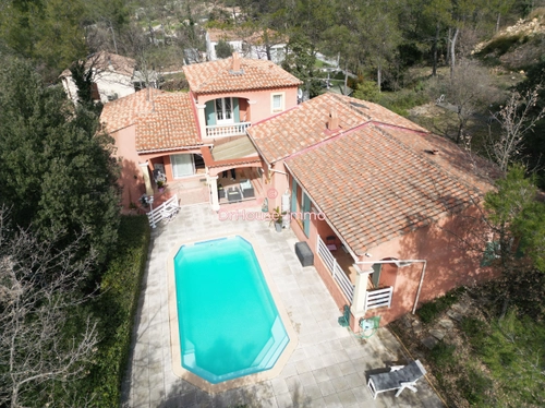 Image d'un maison 7 pièces 220 m² à 655000€ à rocbaron (83136)