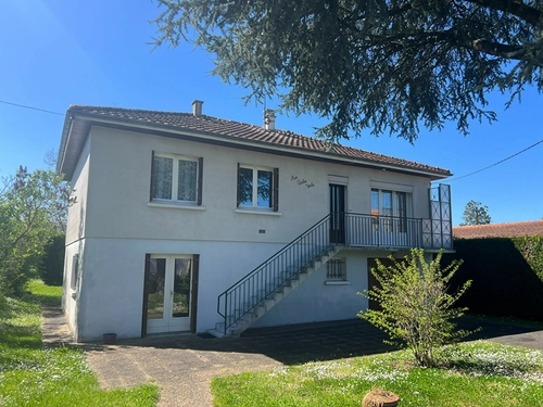 Image d'un maison 5 pièces 102 m² à 113000€ à civray (18290)
