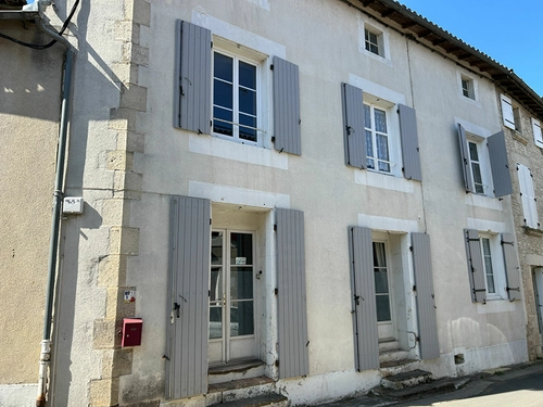 Image d'un maison 7 pièces 185 m² à 149500€ à couhé (86700)
