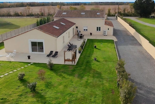 Image d'un maison 7 pièces 234 m² à 387000€ à rom (79120)