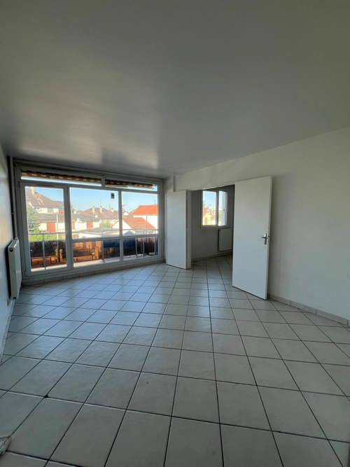 Image d'un appartement 2 pièces 53 m² à 159000€ à livry-gargan (93190)