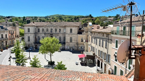 Image d'un appartement 2 pièces 57 m² à 115400€ à apt (84400)