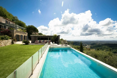 Image d'un maison 9 pièces 200 m² à 1550000€ à châteauneuf-grasse (06740)