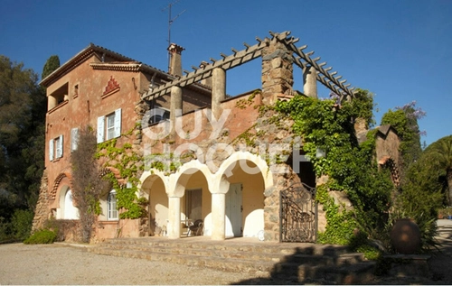 Image d'un maison 10 pièces 450 m² à 1895000€ à sainte-maxime (83120)