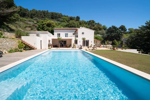 Image d'un maison 7 pièces 268 m² à 2410000€ à carqueiranne (83320)