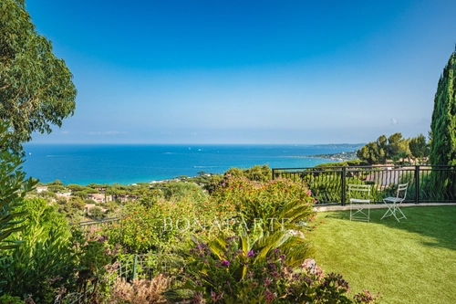 Image d'un maison 5 pièces 160 m² à 2800000€ à sainte-maxime (83120)