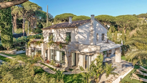 Image d'un maison 7 pièces 213 m² à 2990000€ à grimaud (83310)