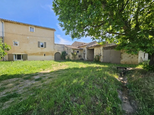 Image d'un maison 8 pièces 130 m² à 580000€ à goult (84220)