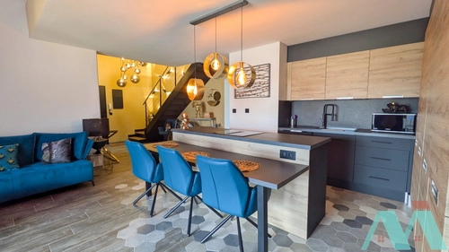 Image d'un appartement 3 pièces 96 m² à 468000€ à le beausset (83330)