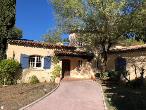 Image d'un maison 7 pièces 212 m² à 530000€ à garéoult (83136)