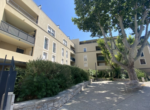 Image d'un appartement 2 pièces 33 m² à 130000€ à mèze (34140)