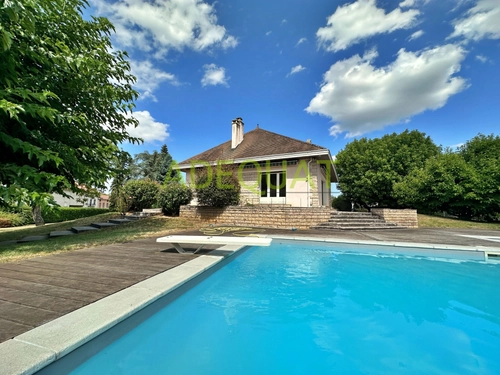 Image d'un maison 8 pièces 210 m² à 449000€ à saint-savin (86310)