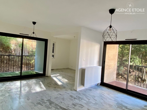Image d'un appartement 5 pièces 111 m² à 1590€ à aix-en-provence (13090)