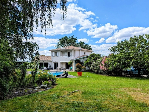 Image d'un maison 7 pièces 172 m² à 510000€ à beychac-et-caillau (33750)