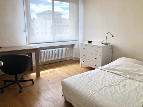 Image d'un appartement meublé 1 pièce 30 m² à 415€ à saint-étienne (42100)