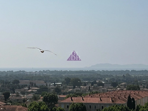 Image d'un appartement 5 pièces 94 m² à 395000€ à hyères (83400)