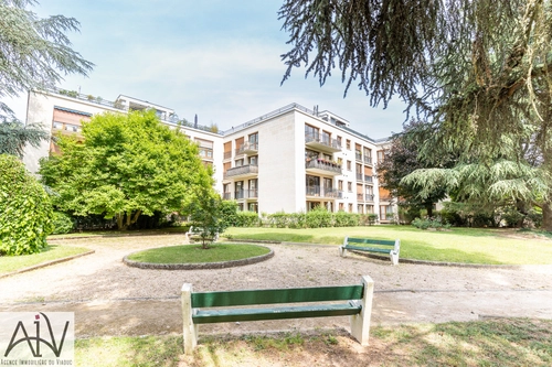 Image d'un appartement 2 pièces 47 m² à 1150€ à châtenay-malabry (92290)