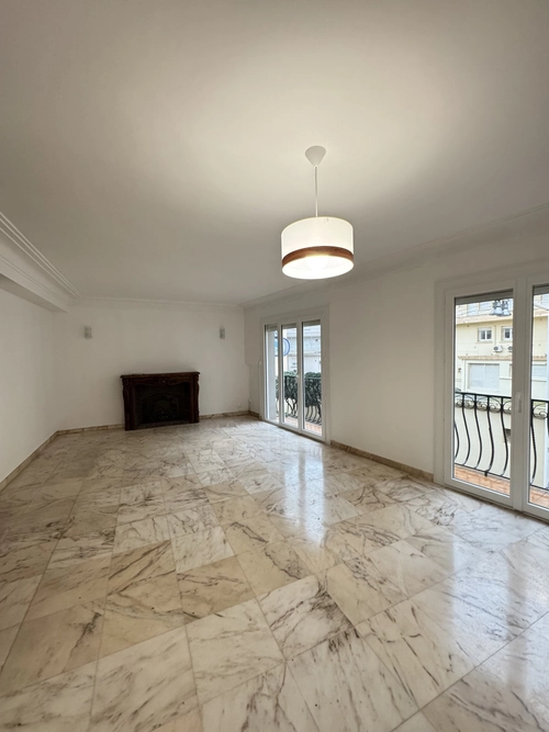 Image d'un appartement 4 pièces 108 m² à 1300€ à canet-en-roussillon (66140)