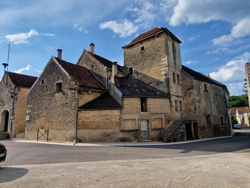 Image d'un maison 8 pièces 140 m² à 63500€ à cry (89390)