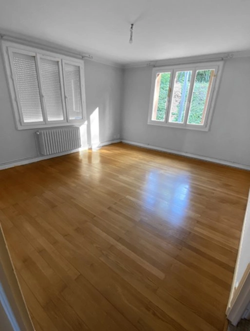Image d'un appartement 4 pièces 90 m² à 610€ à rodez (12000)