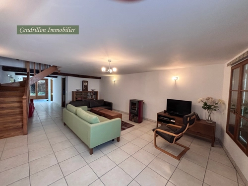 Image d'un maison 10 pièces 156 m² à 88000€ à bourganeuf (23400)