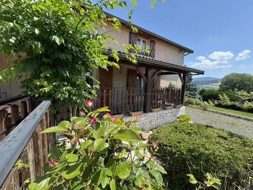 Image d'un maison 5 pièces 130 m² à 200000€ à saint-jean-la-bussière (69550)