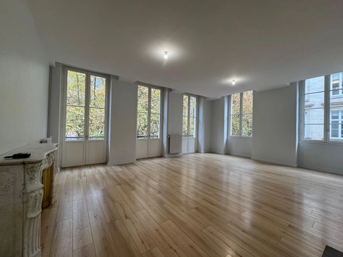 Image d'un appartement 4 pièces 97 m² à 1850€ à bordeaux (33200)