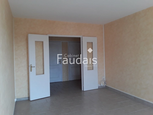 Image d'un appartement 3 pièces 60 m² à 590€ à saint-lô (50000)