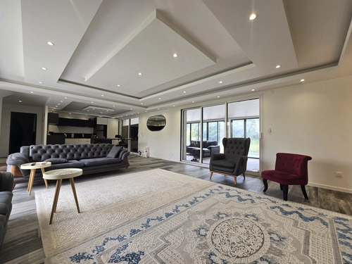 Image d'un maison 5 pièces 206 m² à 849000€ à basse-goulaine (44115)