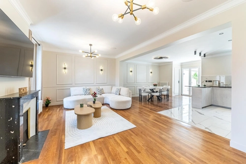 Image d'un maison 8 pièces 218 m² à 1290000€ à courbevoie (92400)