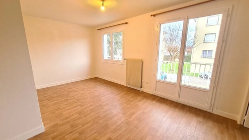 Image d'un appartement 4 pièces 71 m² à 635€ à beaugency (45190)