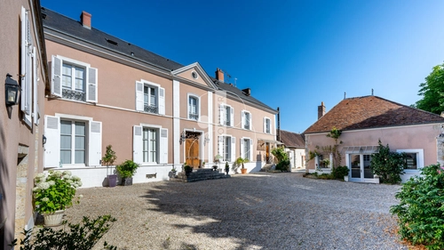 Image d'un maison 12 pièces 353 m² à 1100000€ à auxy (45340)