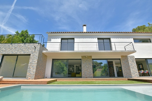 Image d'un maison 6 pièces 185 m² à 1150000€ à carqueiranne (83320)