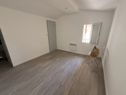 Image d'un appartement 1 pièce 15 m² à 71000€ à toulon (83100)